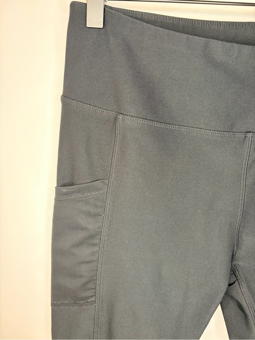 Mondetta Women’s Black Leggings with Pockets and Sheer Inserts, Size Medium - Picture 2 of 8